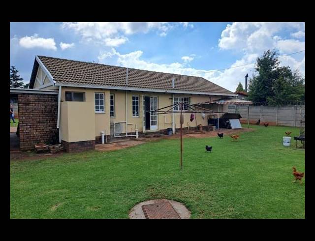 3 BEDROOM HOUSE FOR SALE IN LEACHVILLE EXT 3